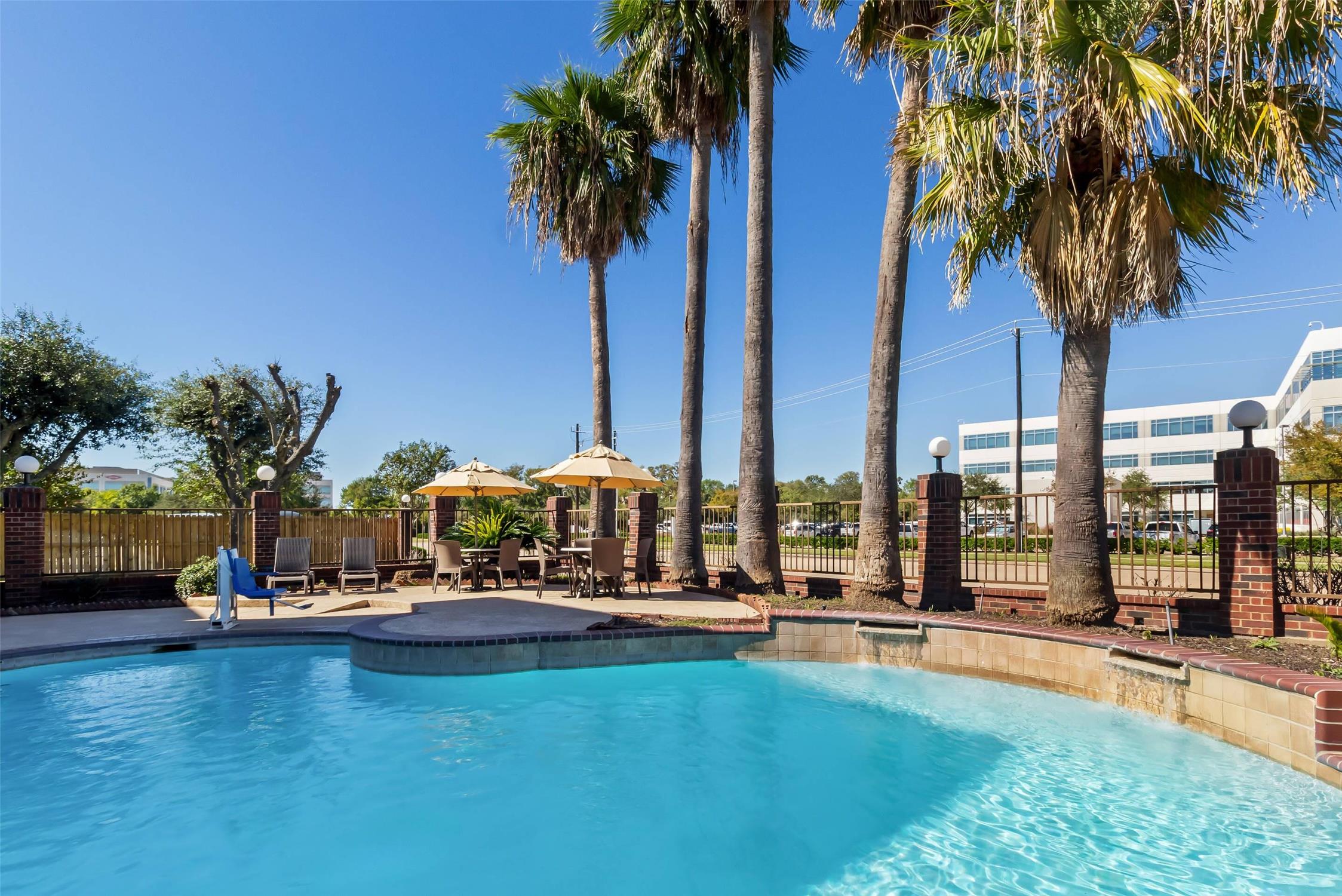 Comfort Suites Lake Jackson Clute 49/50