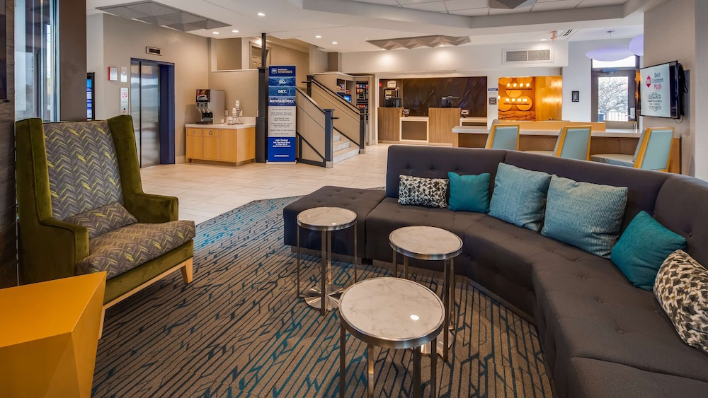 Best Western Plus Milwaukee West 33/45