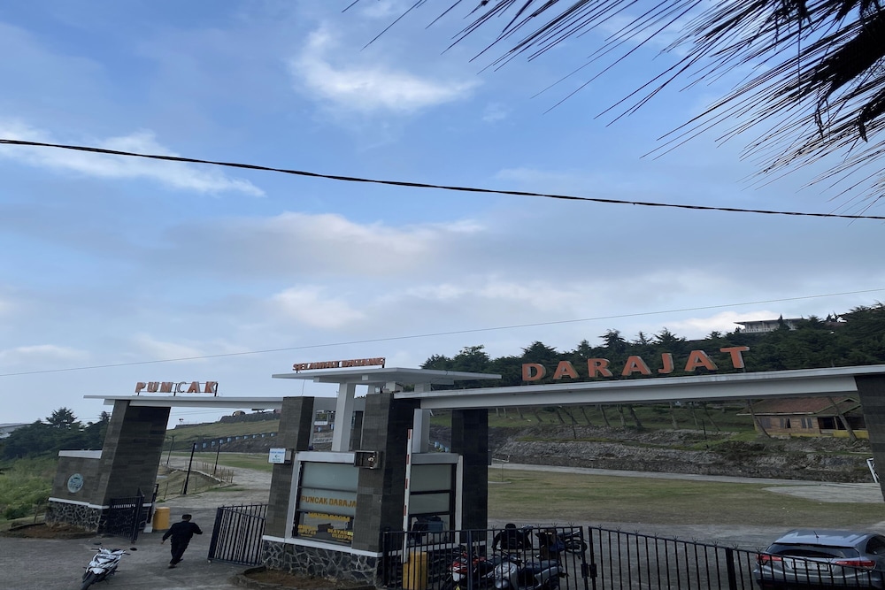 Puncak Darajat Highland by Zuzu 2/50