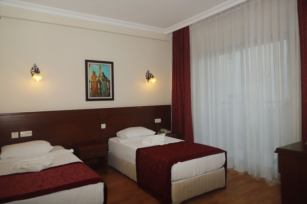 Astoria Hotel 20/52