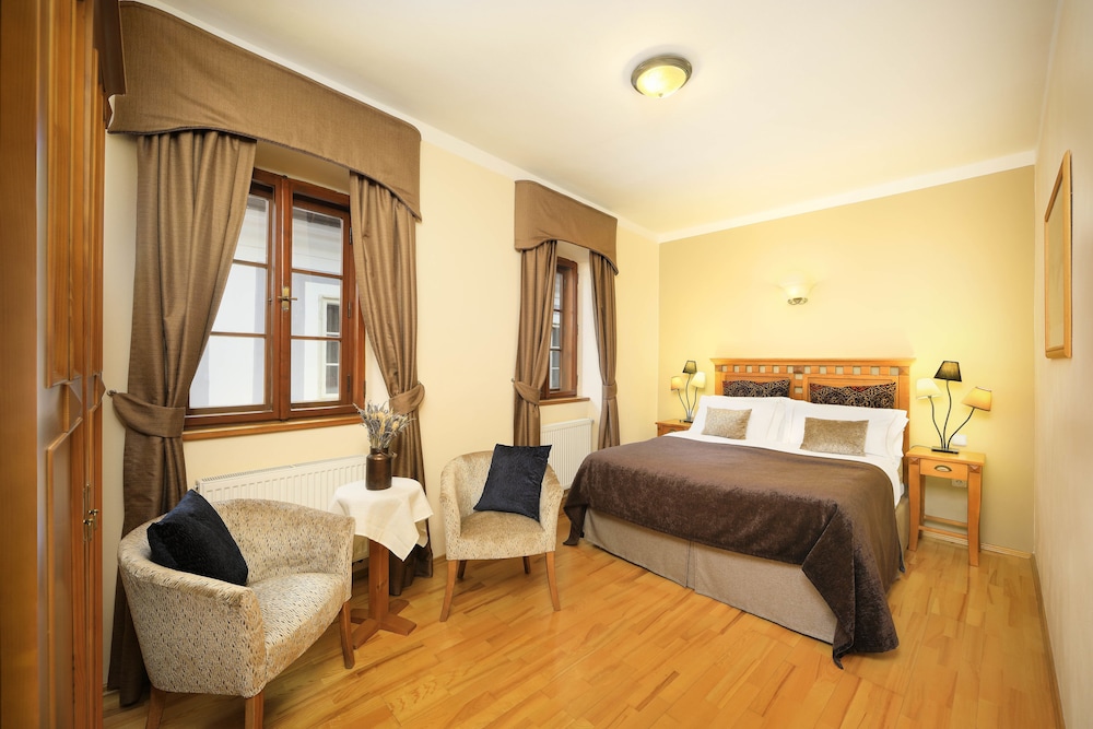 2 BEDROOMS, FAMILY, APARTMENT, CASTLE VIEW