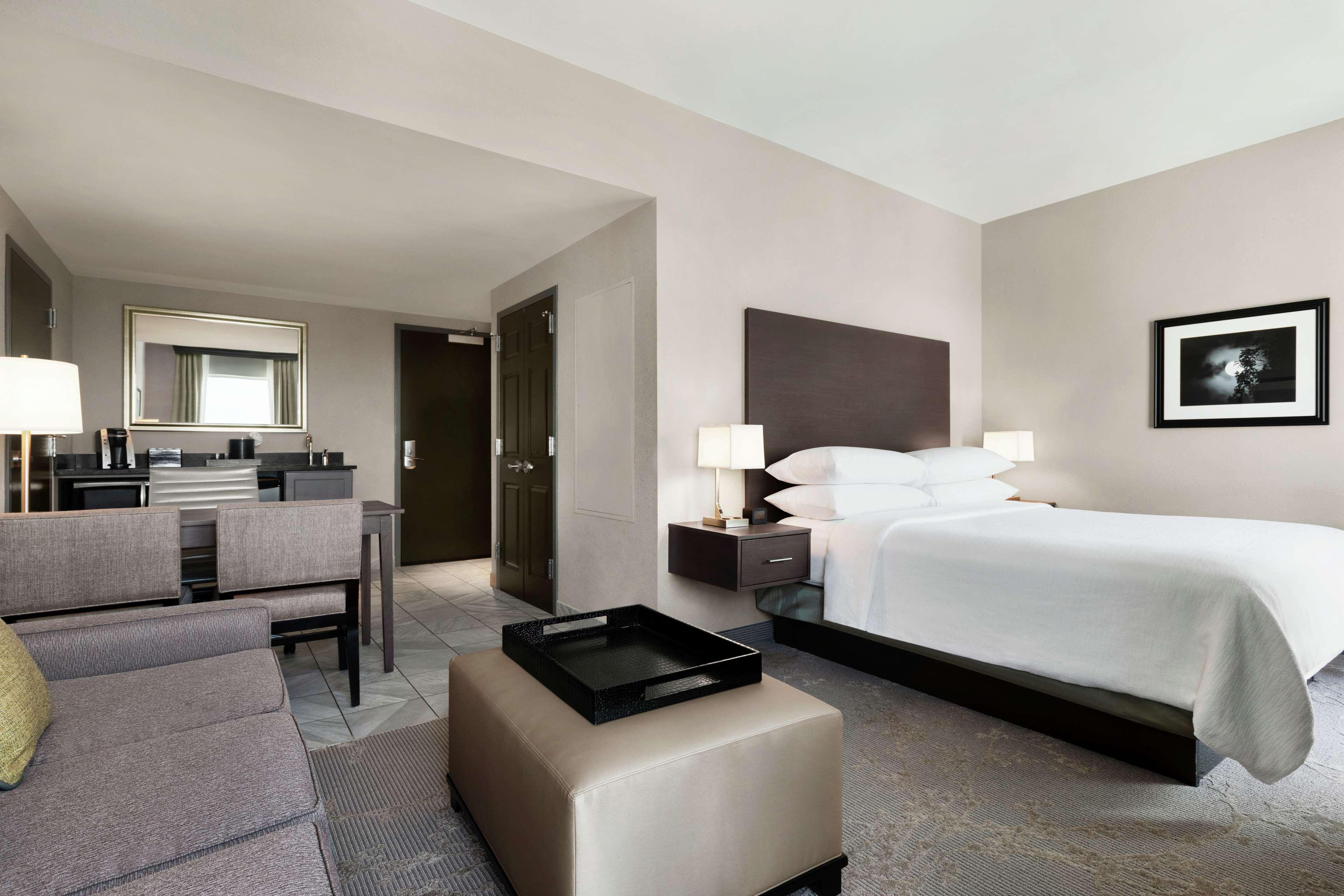 1 BEDROOM, STUDIO, SUITE, KING BED