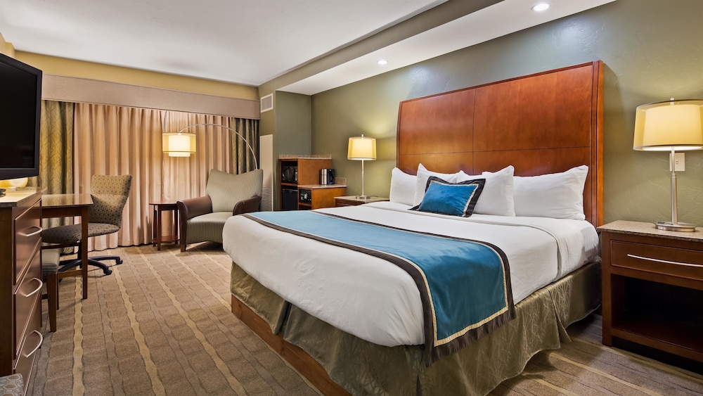 Oshkosh Waterfront Hotel & Conference Center 22/58