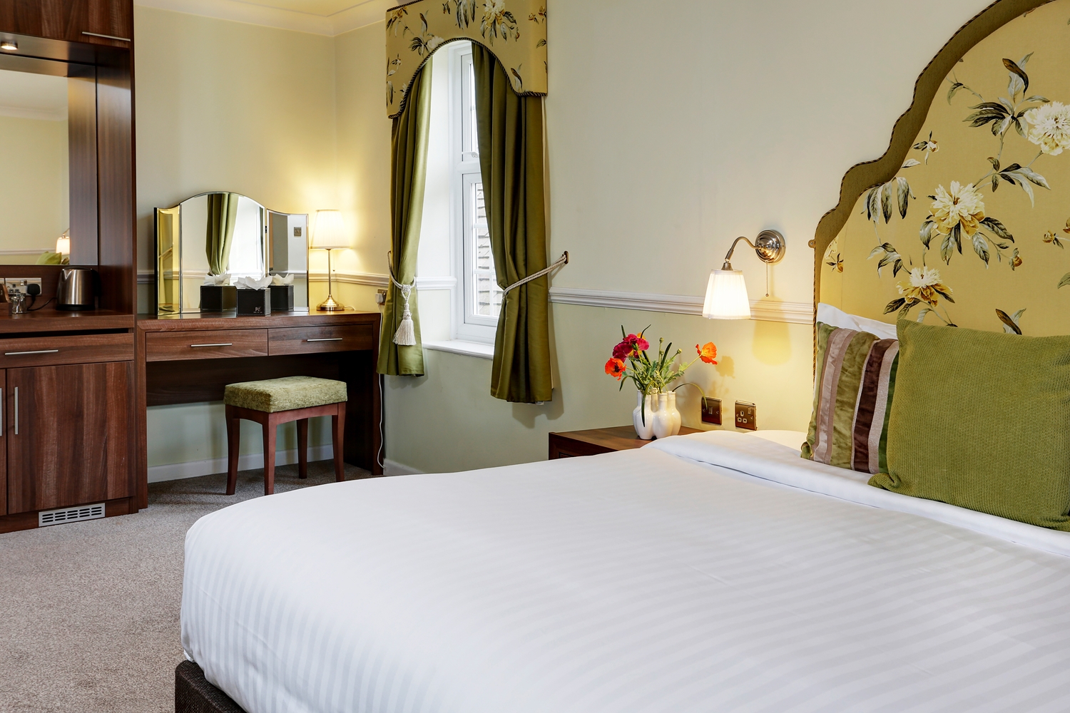 Suite, Double Bed, Golf Course View, Kitchen