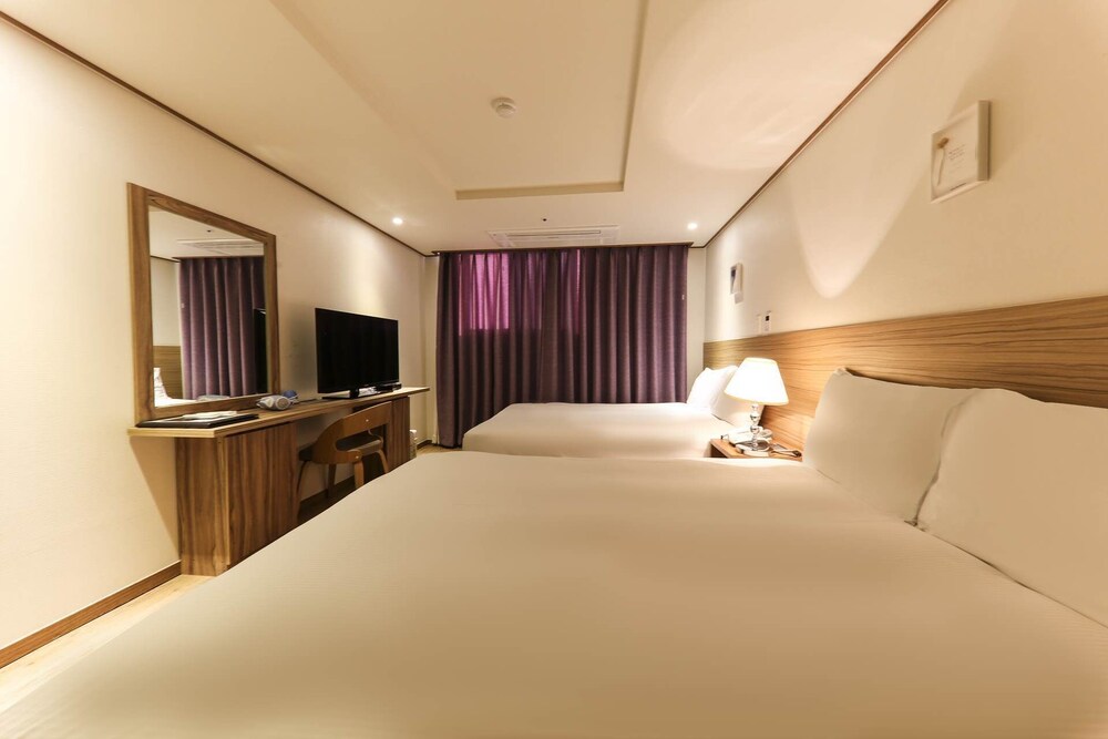 Hotel Rest Seogwipo 19/56