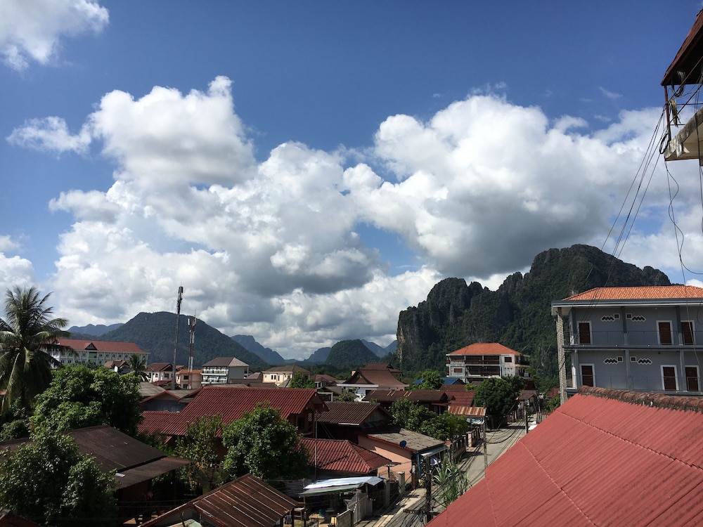 Vang Vieng Rock Backpacker Hostel 46/48