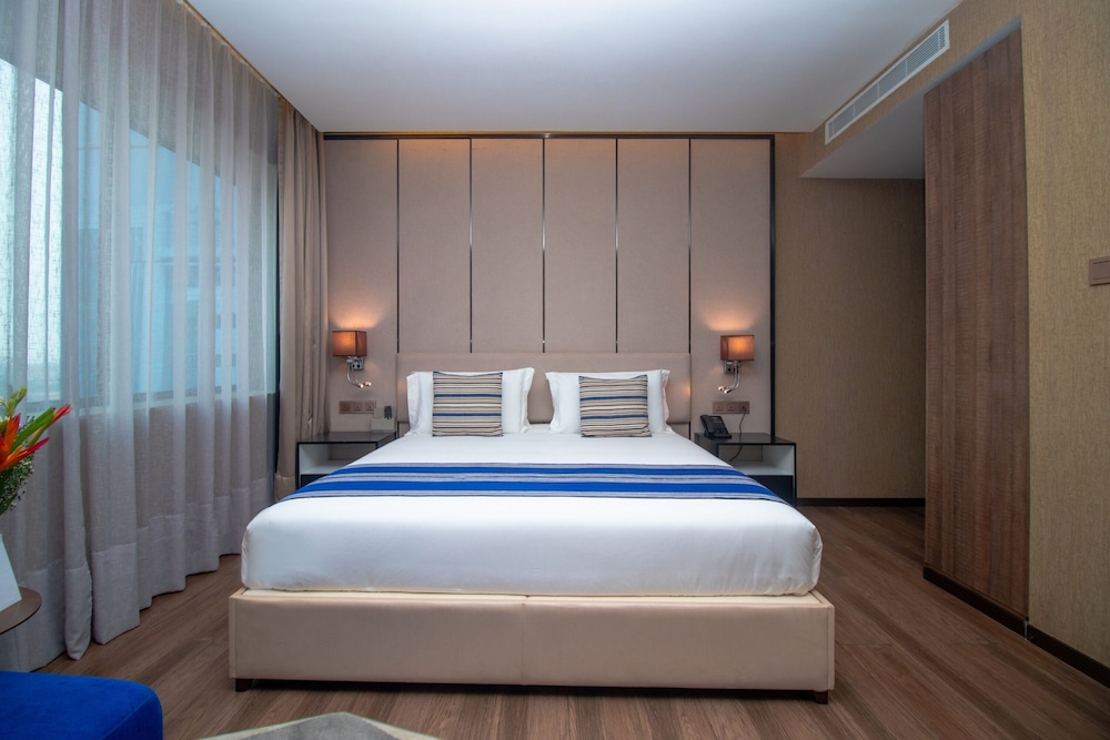 Golden Hotel & Suites 14/50