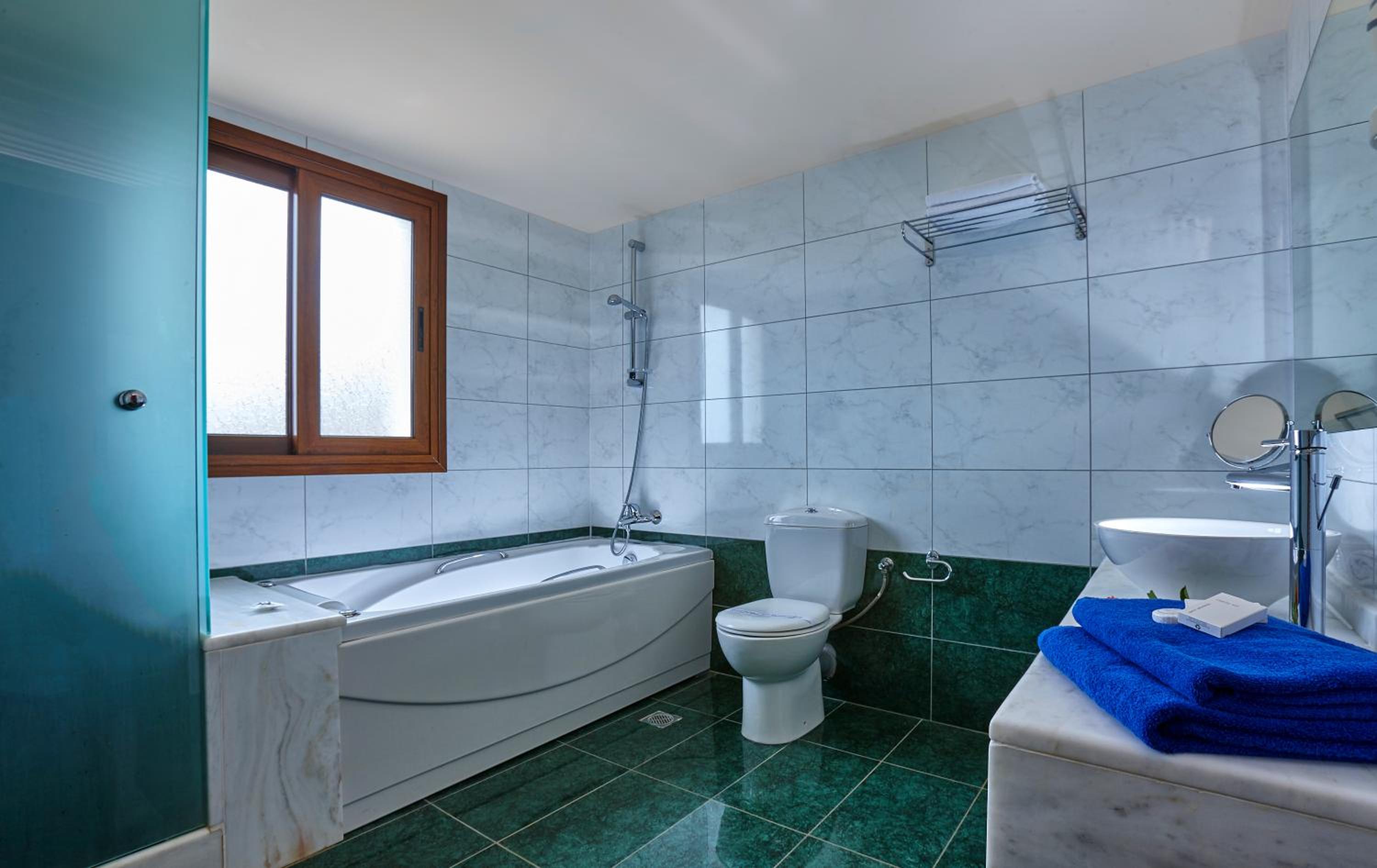 Vasia Villas 24/24