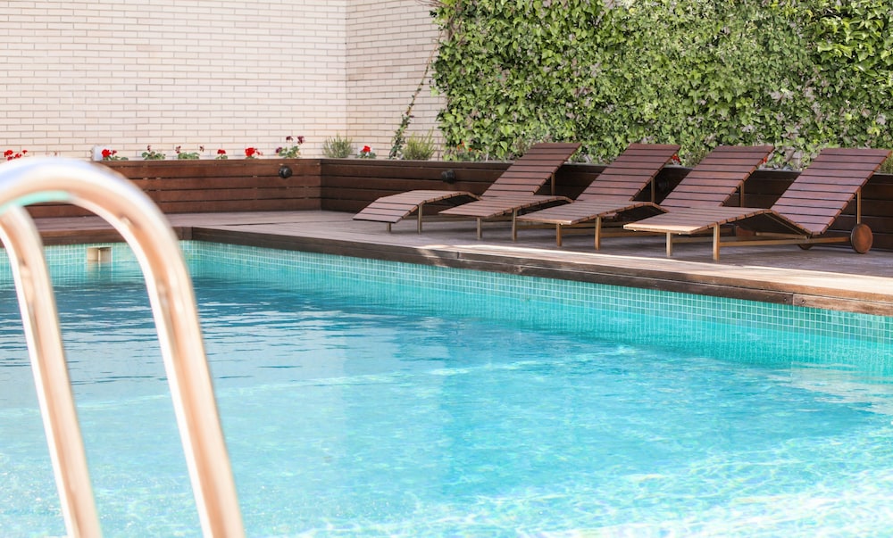 swimming pool spa