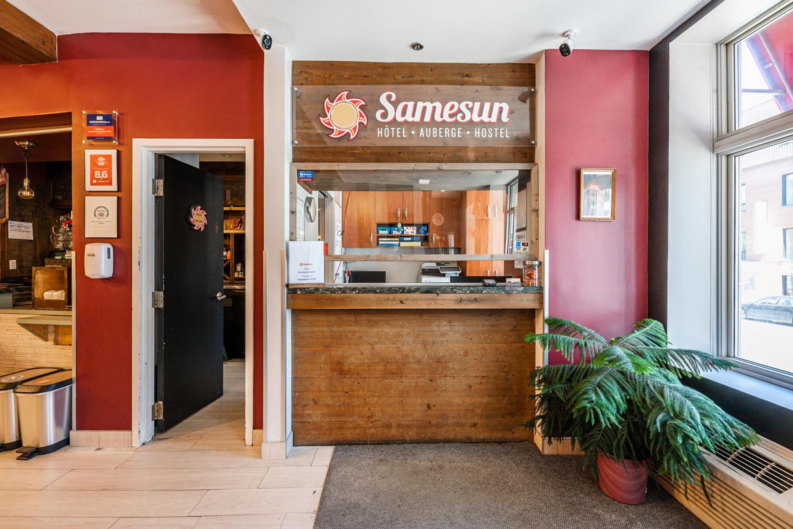 Samesun Montreal Central 4/50