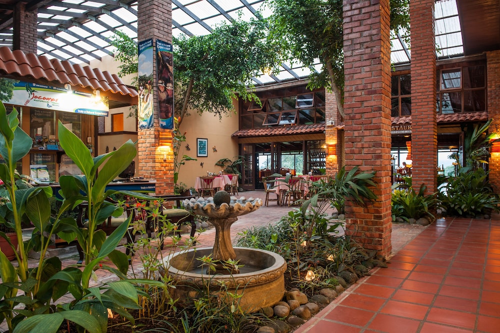 Arenal Lodge 56/73