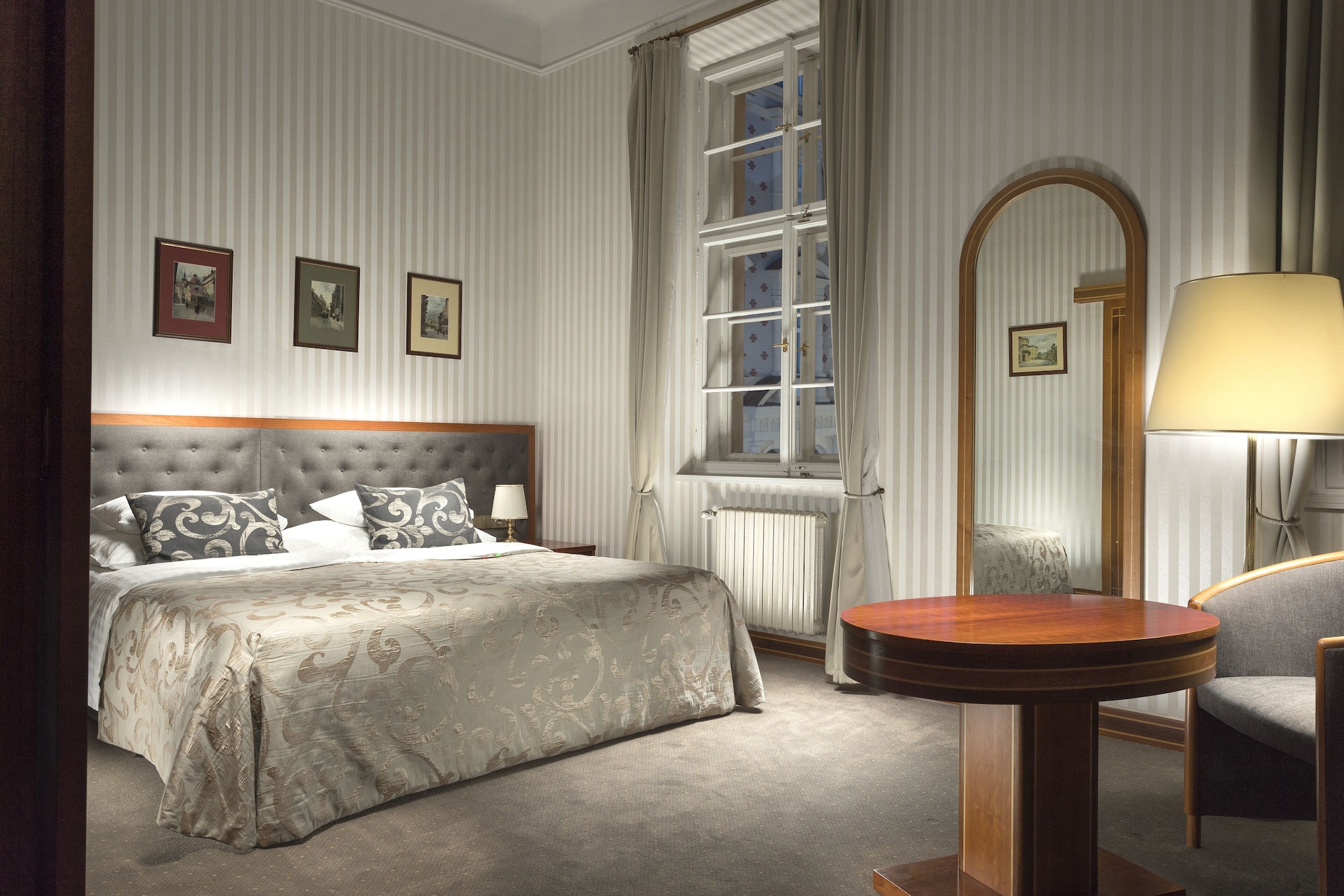 CLASSIC, DOUBLE OR TWIN BED