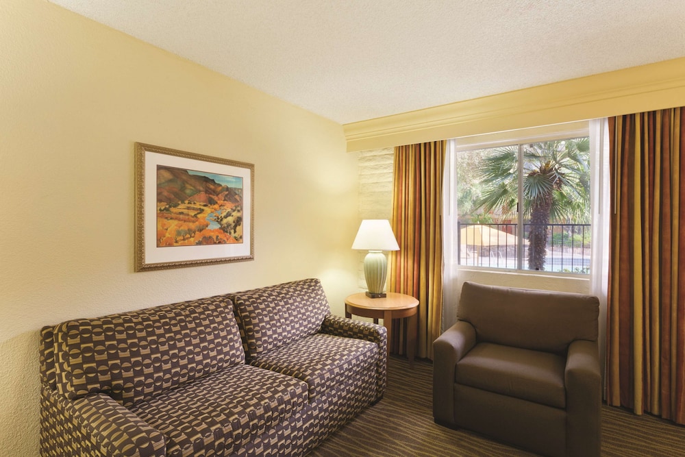 Motel6 Phoenix, AZ - Sky Harbor 33/56