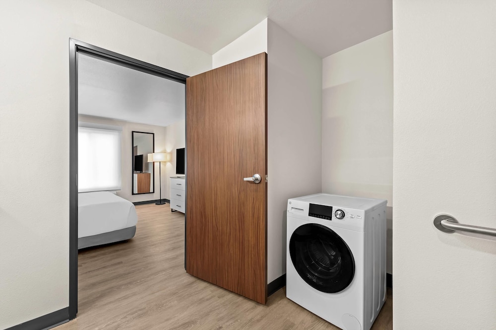 Everhome Suites Brownsville 45/66
