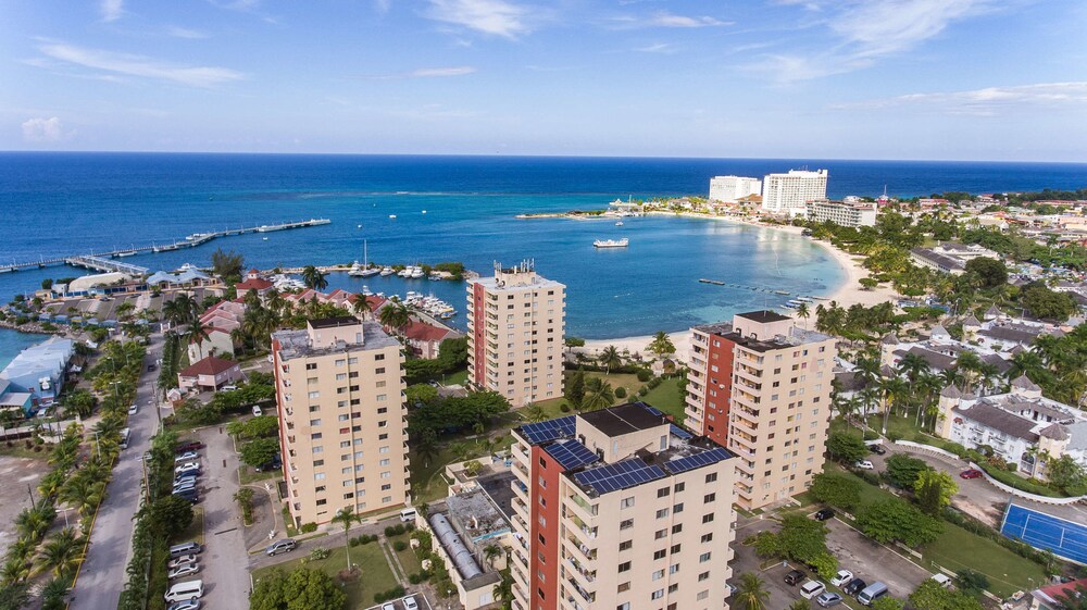 Green Island Beach Suite At Turtle Towers 44/50