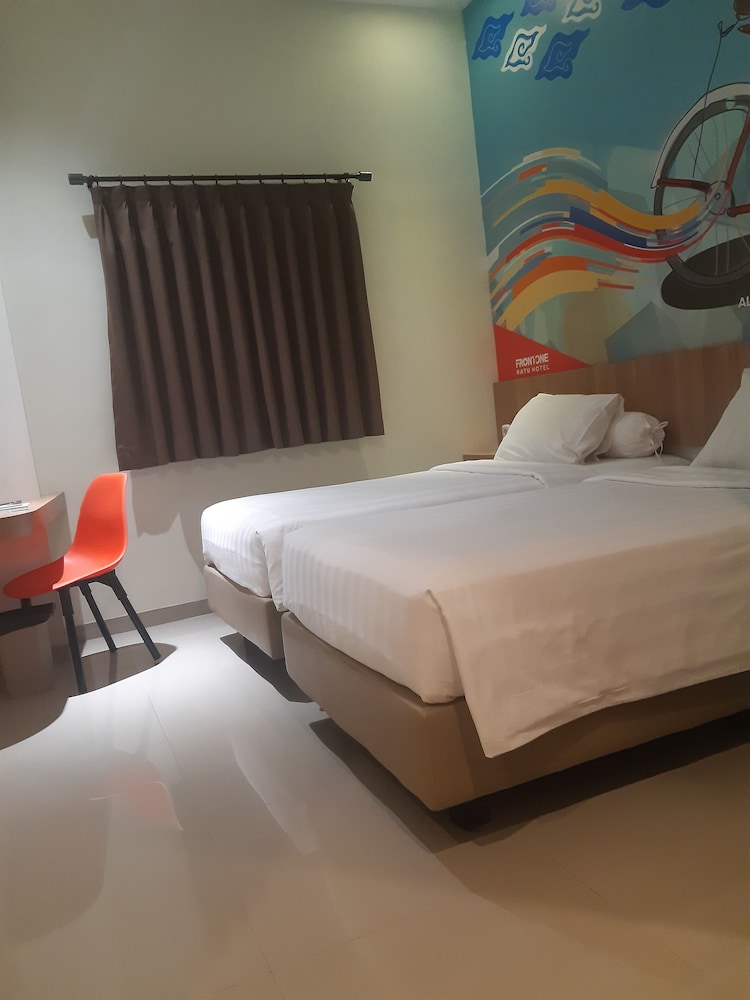 Front One Hotel Nganjuk 8/30