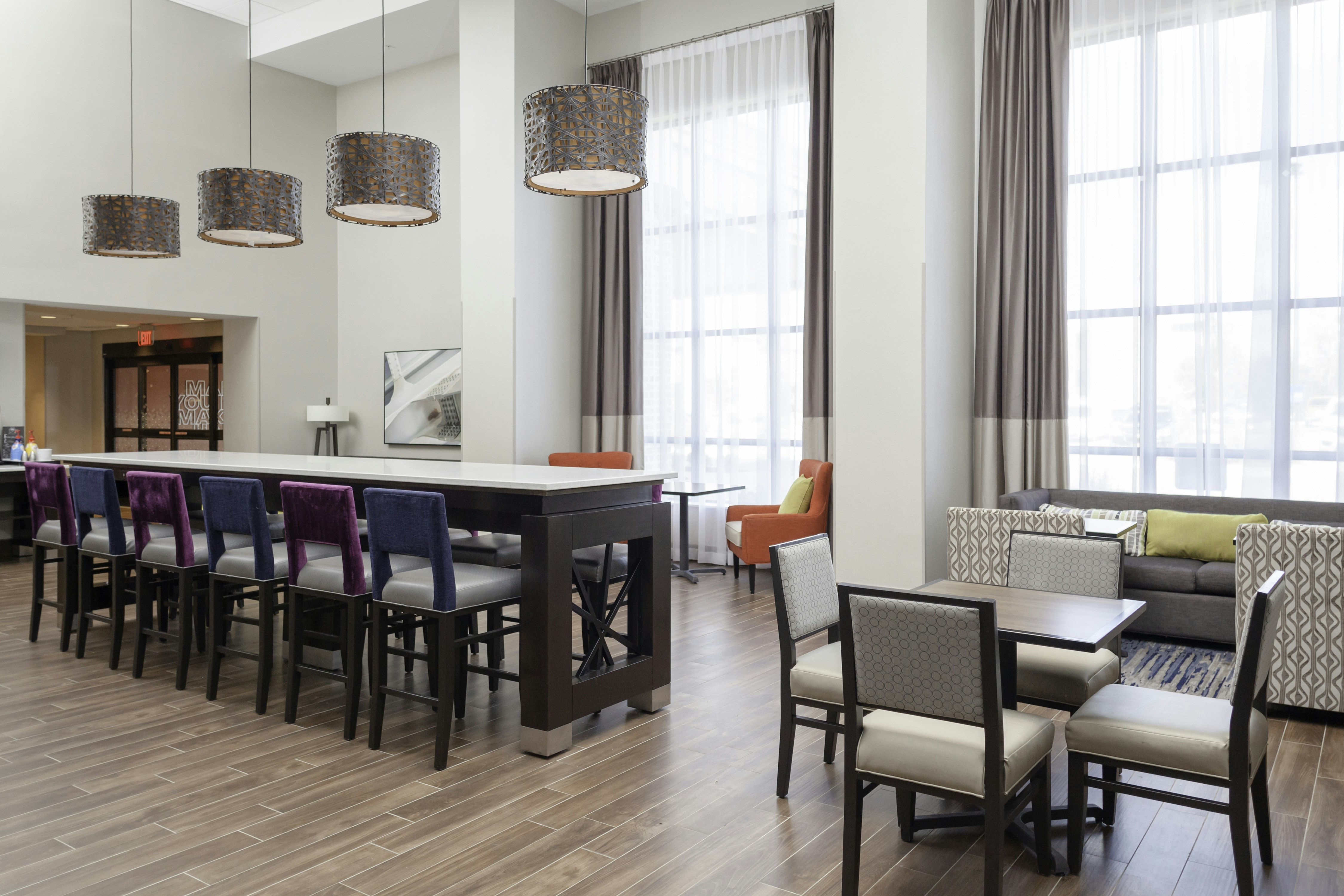 Hampton Inn Suites Overland Park South Ks 26/44