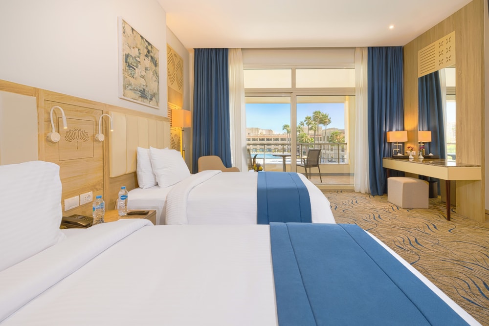 Helnan Antoniades Palace 23/60