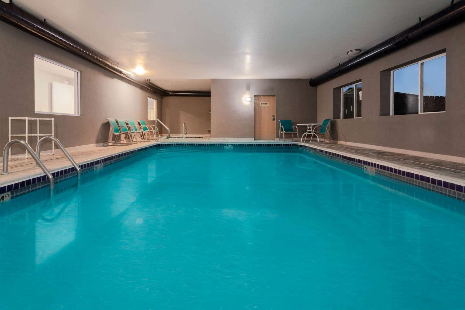 Baymont by Wyndham Henderson-Northeast Denver 33/58