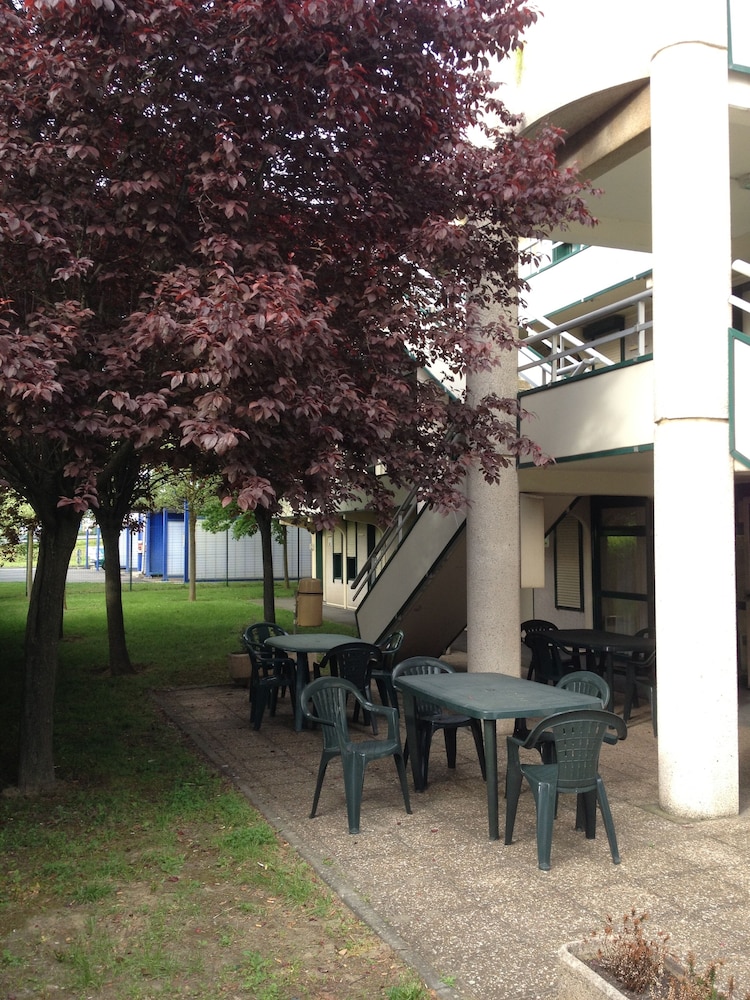 Premiere Classe Toulouse Sud - Portet 23/24