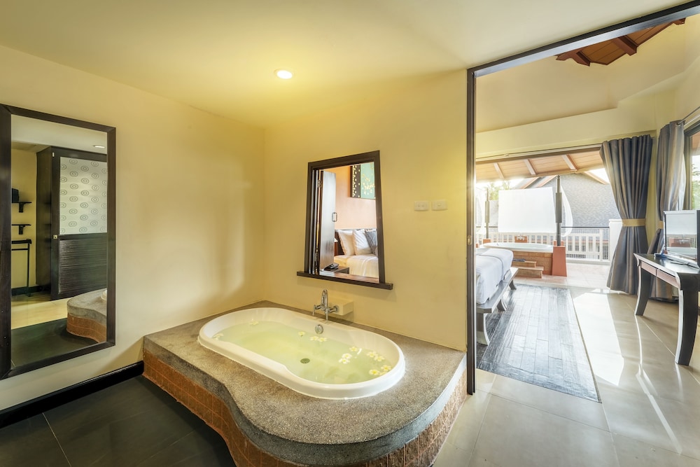 Chada Lanta Beach Resort 44/50