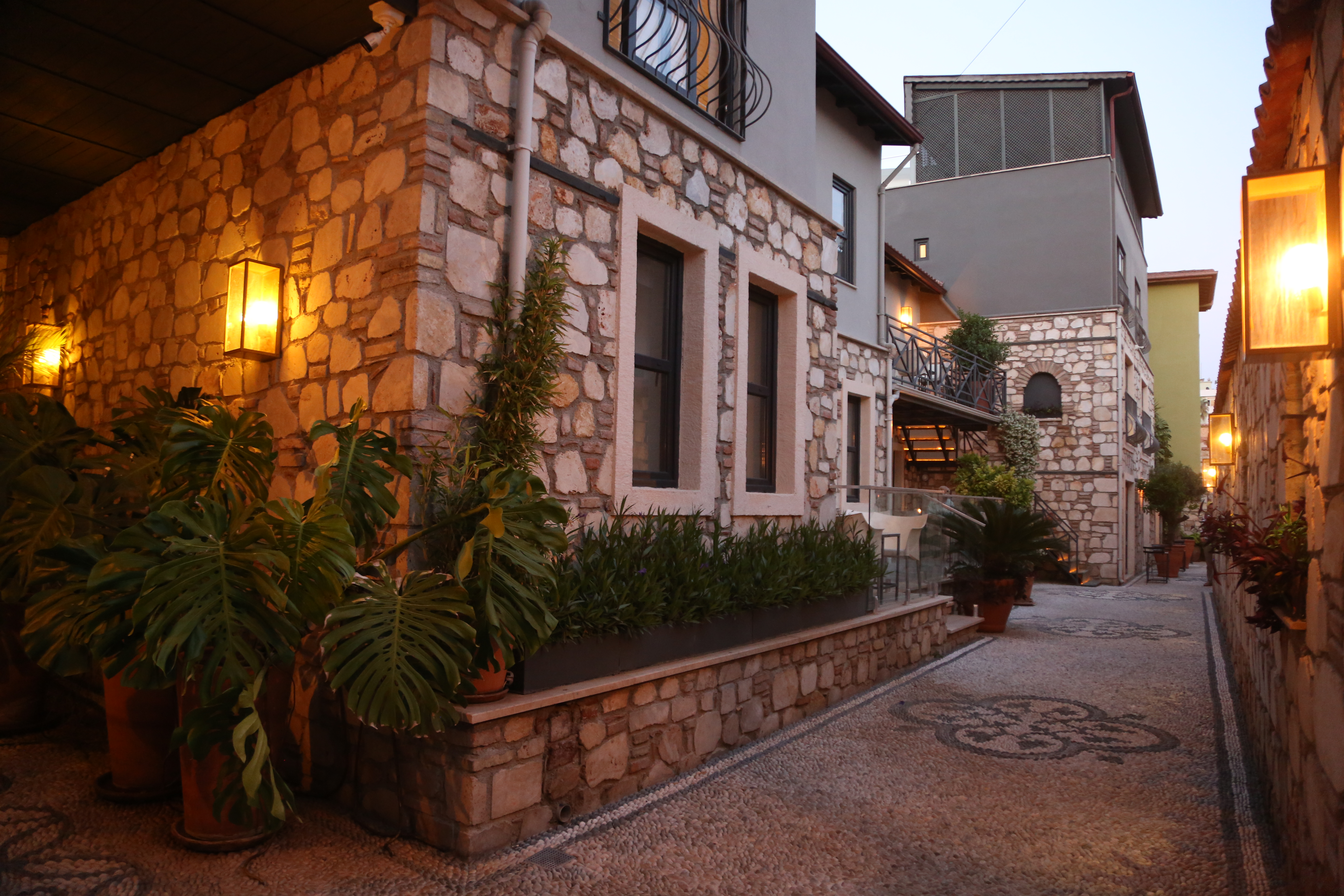 Fiore Garden Suites 45/50