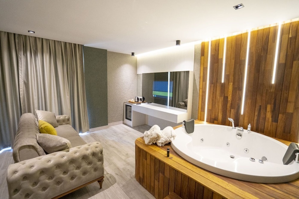 Antalya Suite Hotel & Spa 50/50