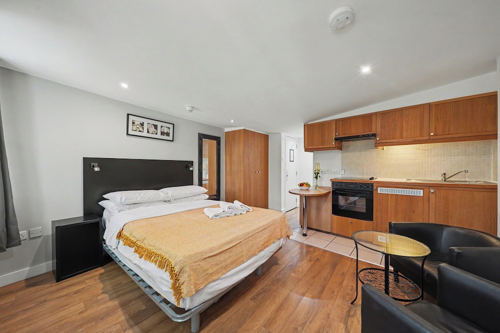 Serviced Studios2Let 33/78