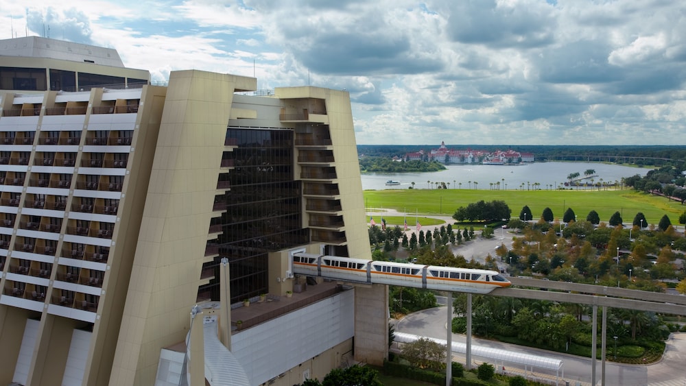 Disneys Contemporary Resort photo5