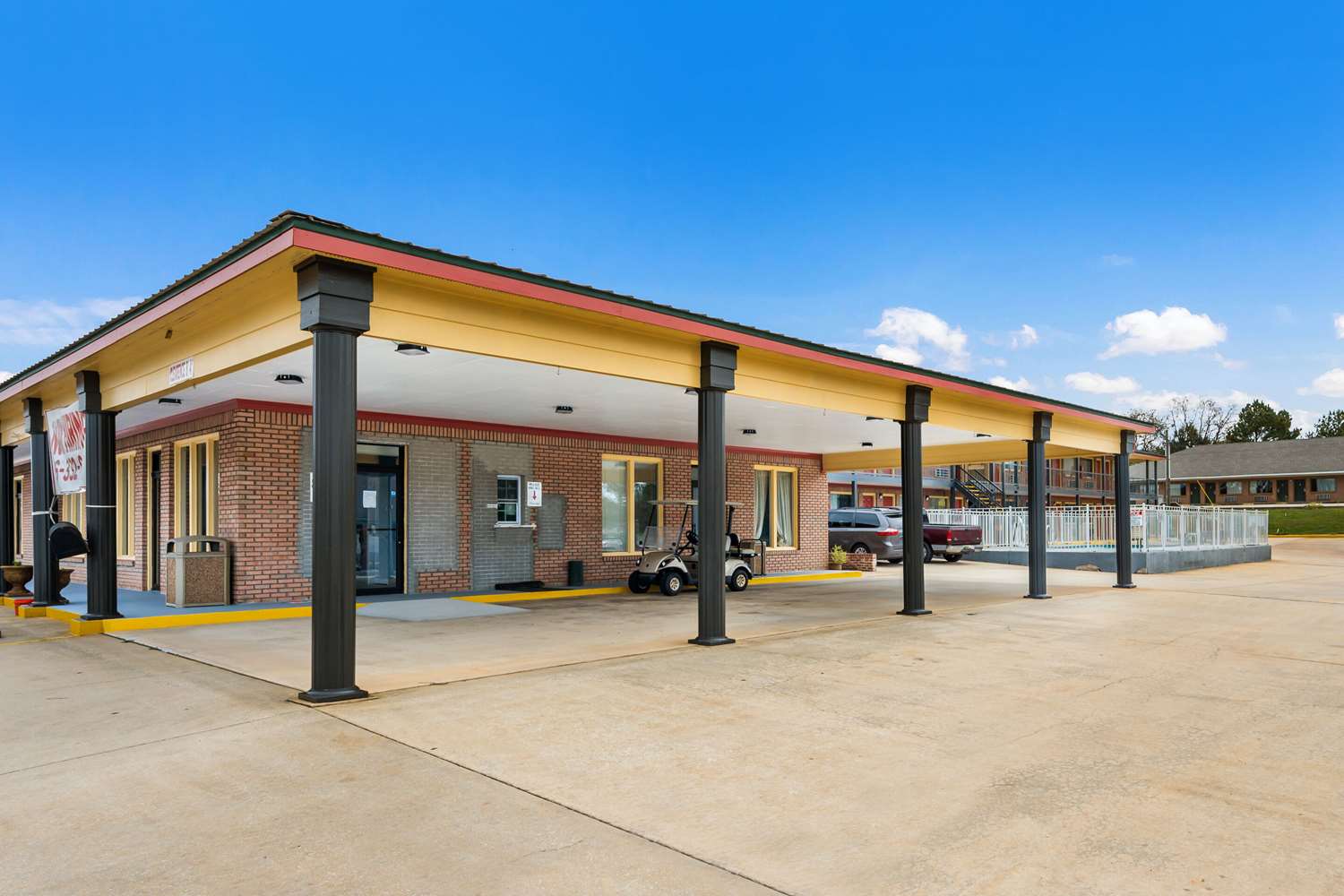 Econo lodge Russellville, AL 18/18