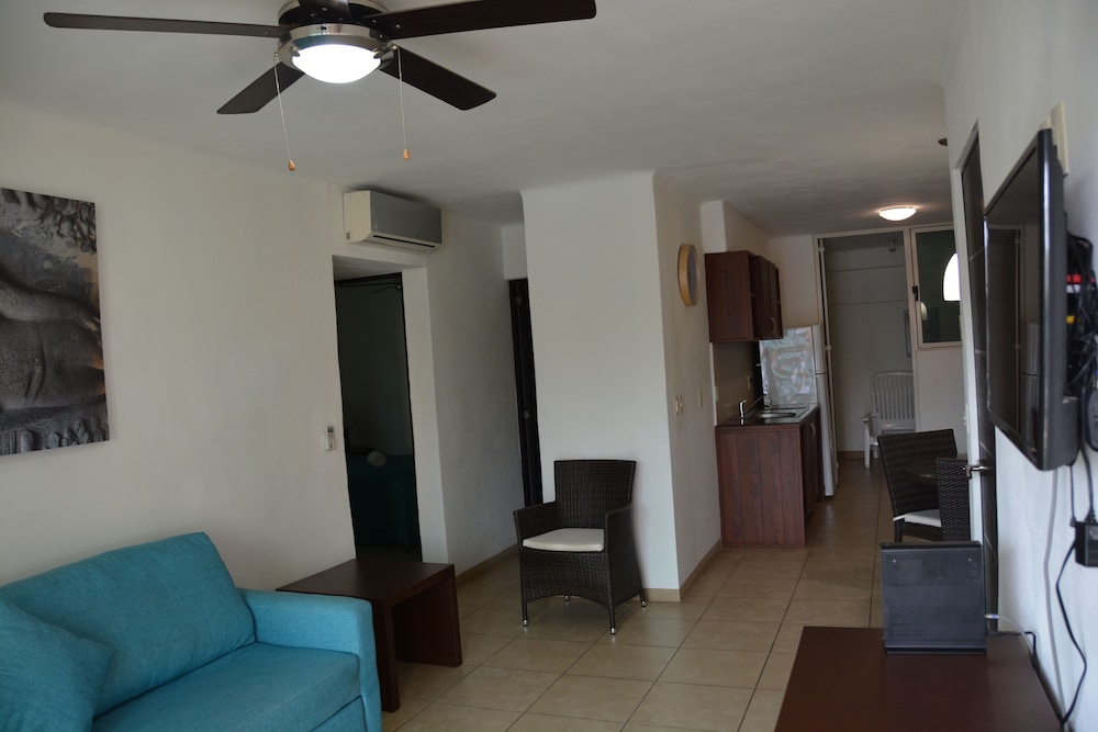 Zenharmony Suites Puerto Vallarta 8/19