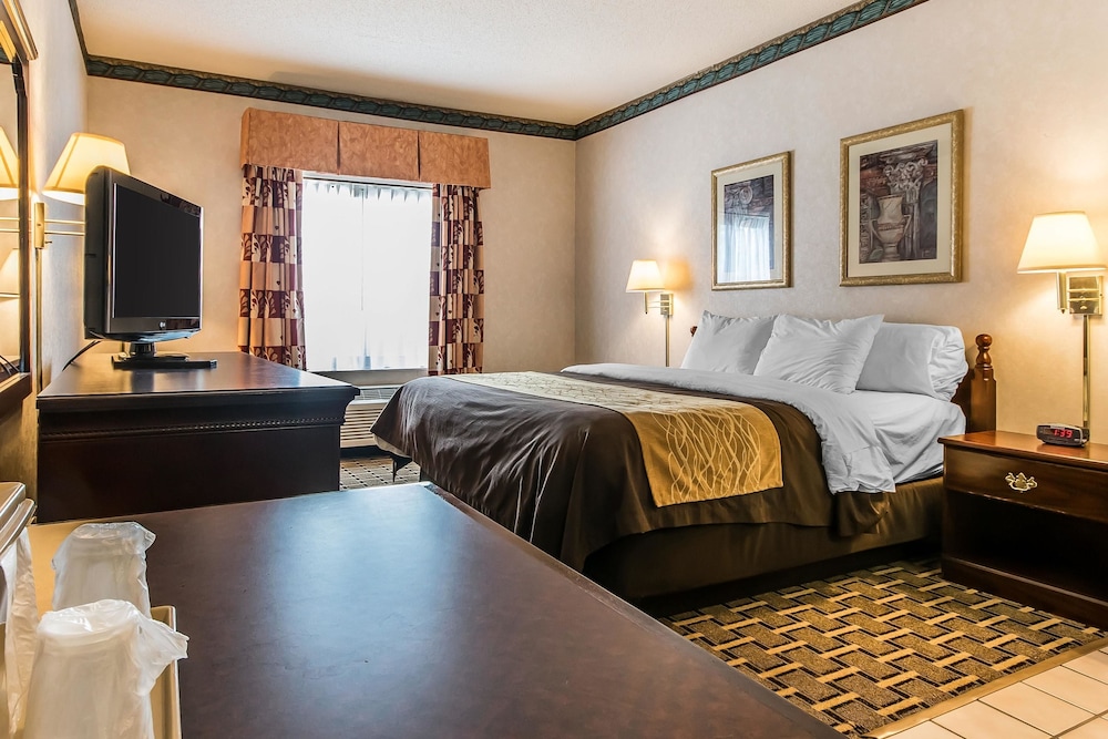 Quality Inn & Suites Evansville North 7/37