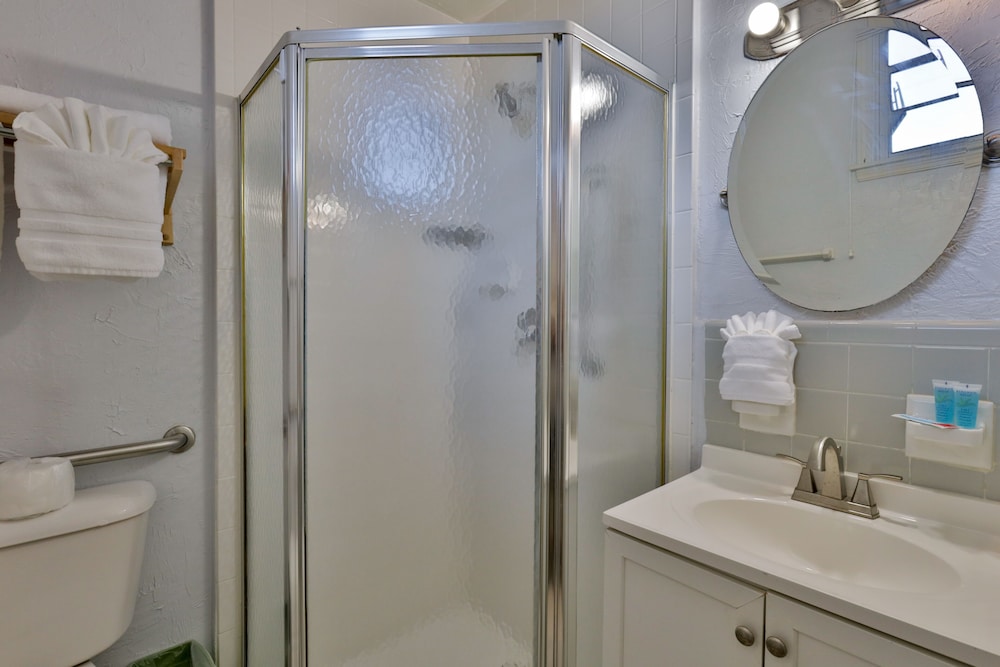 Coastal Waters Inn 34/74