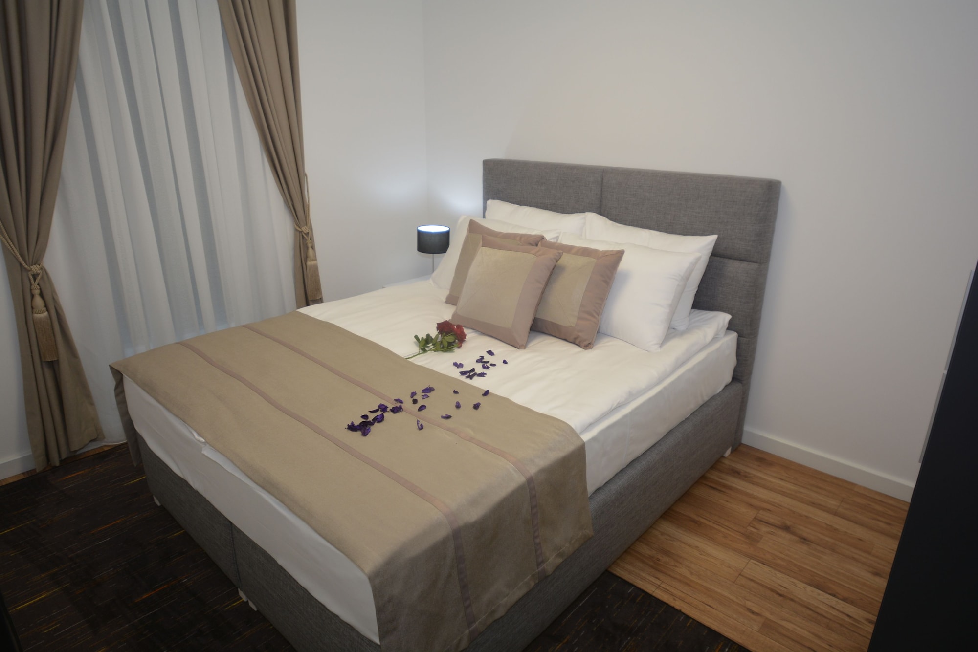 3 BEDROOMS, LUXURY, APARTMENT