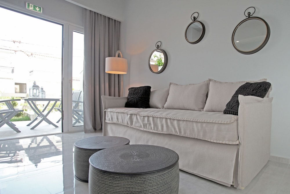 Minthi Boutique Apartments 33/50