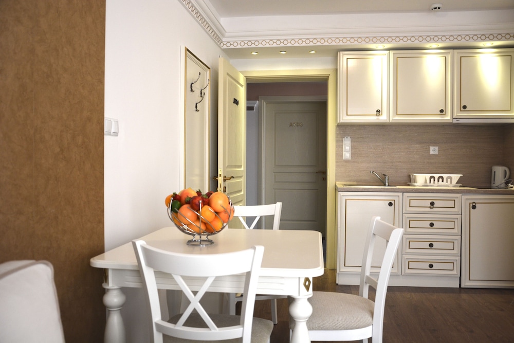 Golden Rainbow Vip Residence 60/71