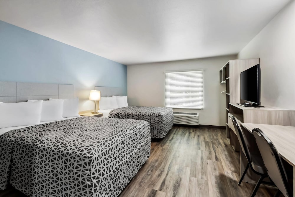 WoodSpring Suites Sumter near Shaw AFB 21/60