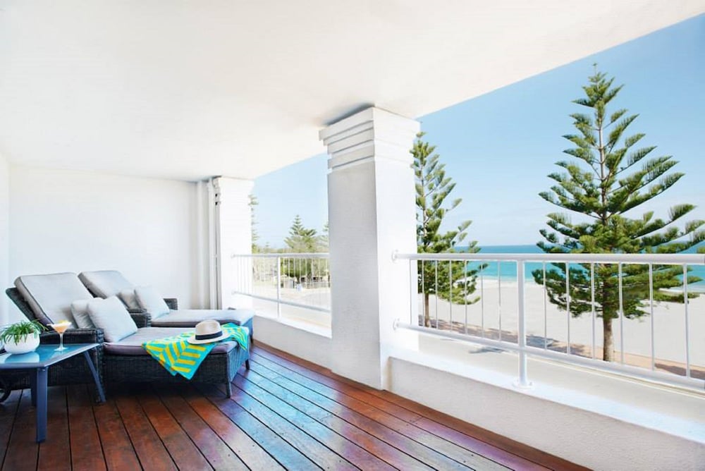 Cottesloe Beach Hotel 38/68