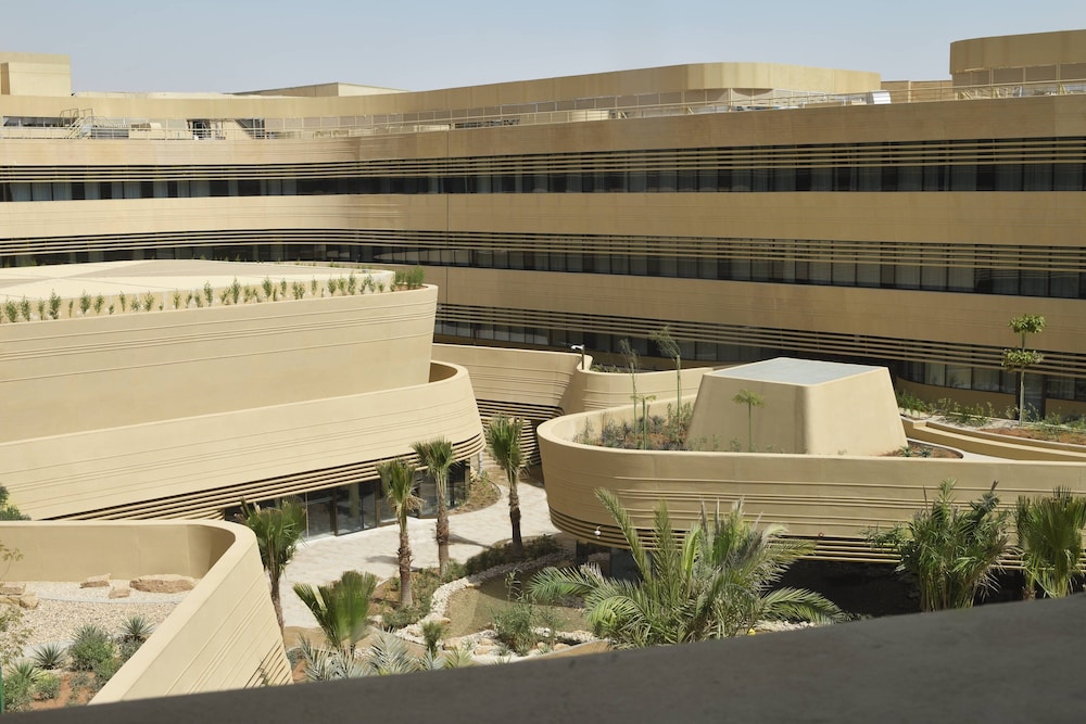 الحي الدبلوماسي الرياض - شقق ماريوت التنفيذية(Riyadh Diplomatic Quarter - Marriott Executive Apartments) 2/68