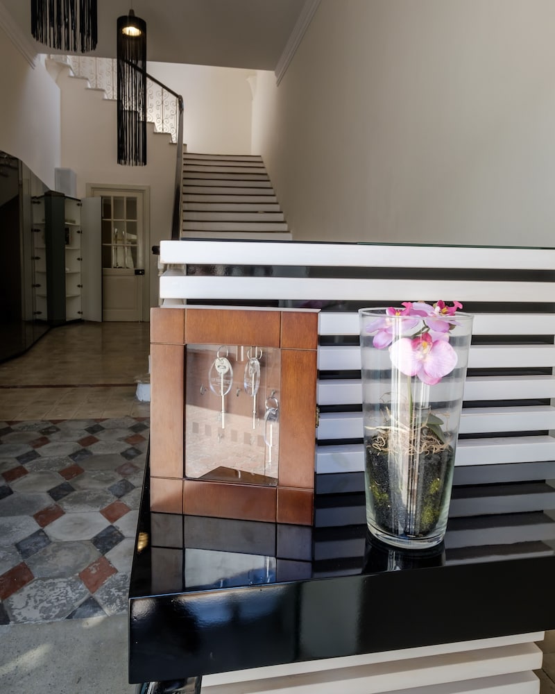 La Maltese Boutique Limassol 29/50