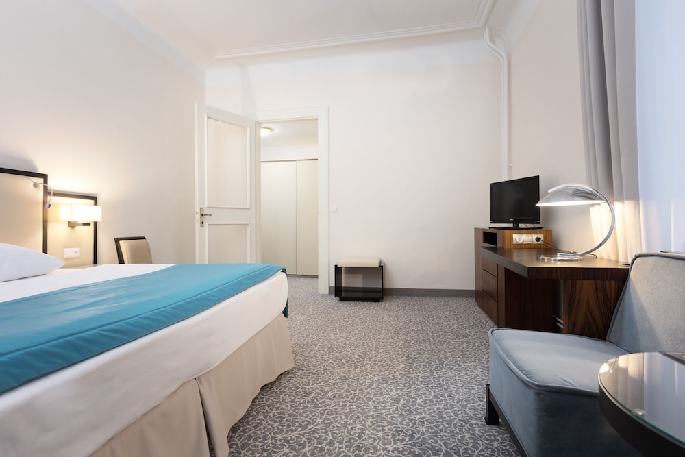 غرفة ديلوكس بسريرين منفصلين، Orea Spa Hotel Bohemia 4/6