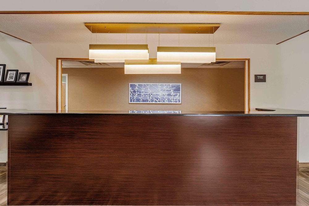 Sleep Inn & Suites Charles City 6/54