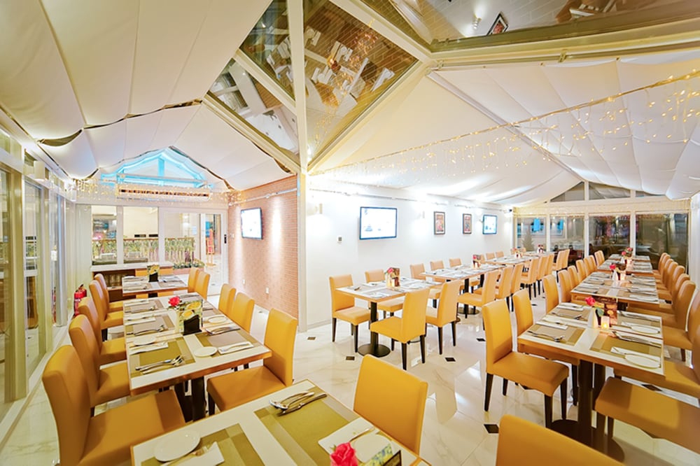 restaurant-cafeteria