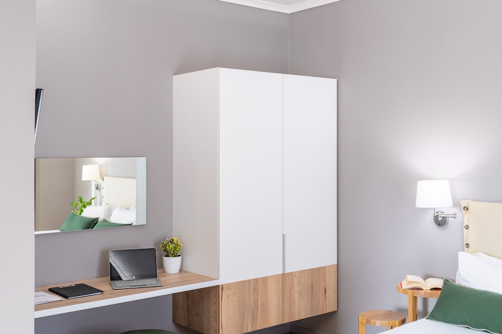 Chroma Fashion Rooms & Apartments 47/48