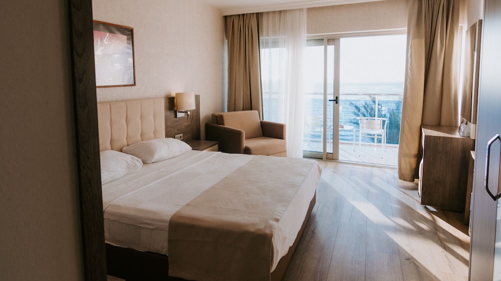 room, sea view