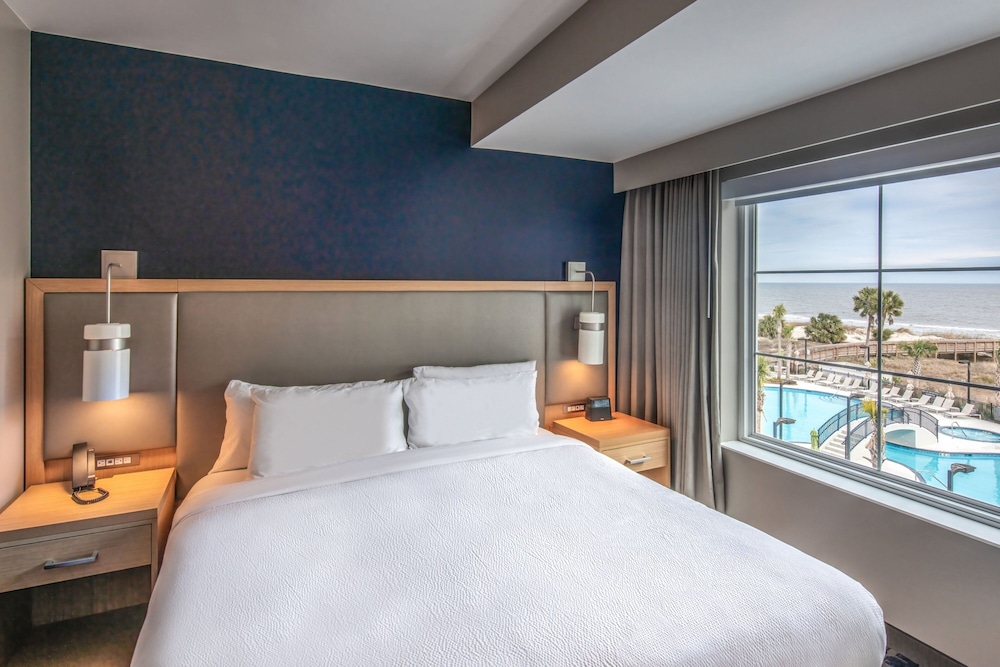 Studio, King Bed, Ocean Front, Sofa, Balcony