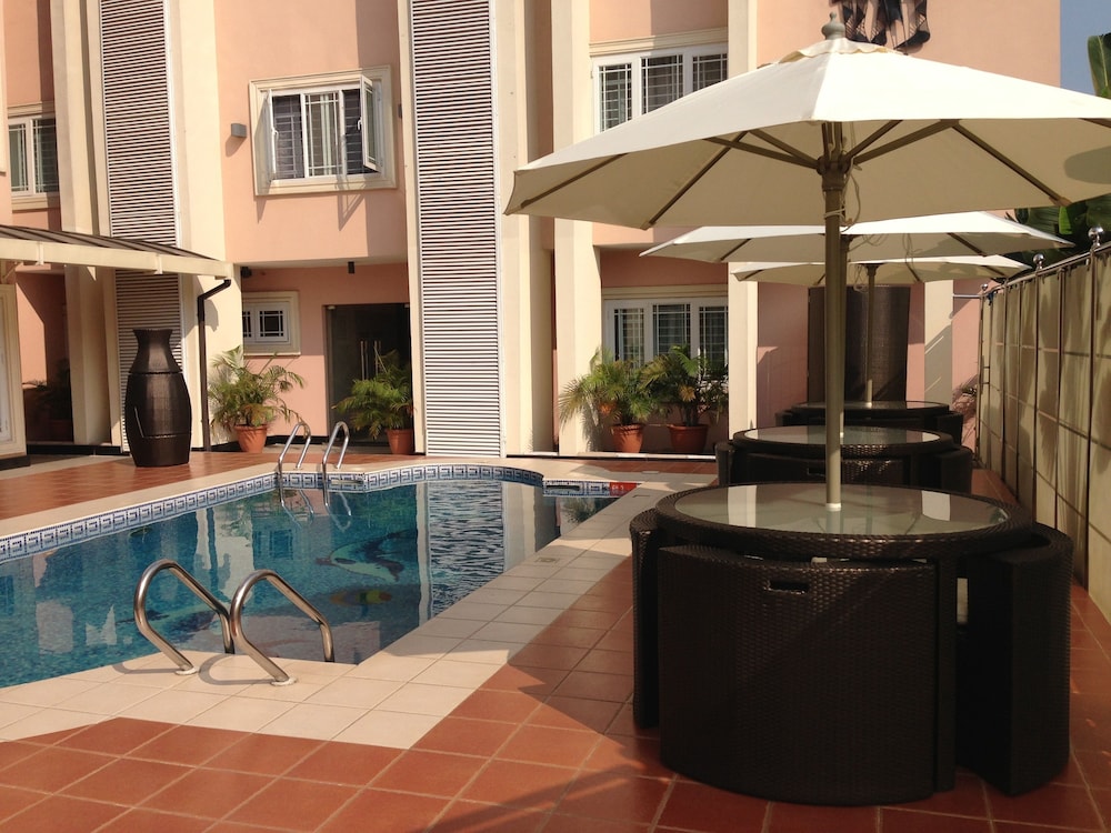GrandBee Suites 35/39
