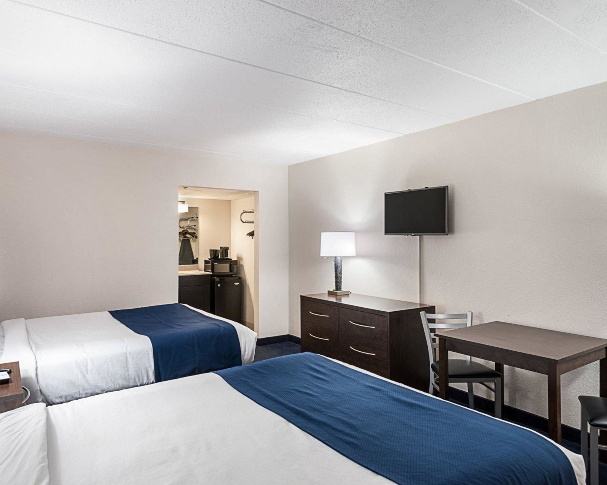 غرفة قياسية بسريرين كوين للمدخنين، Econo Lodge Inn and Suites Resort Rehoboth Beach 2/4