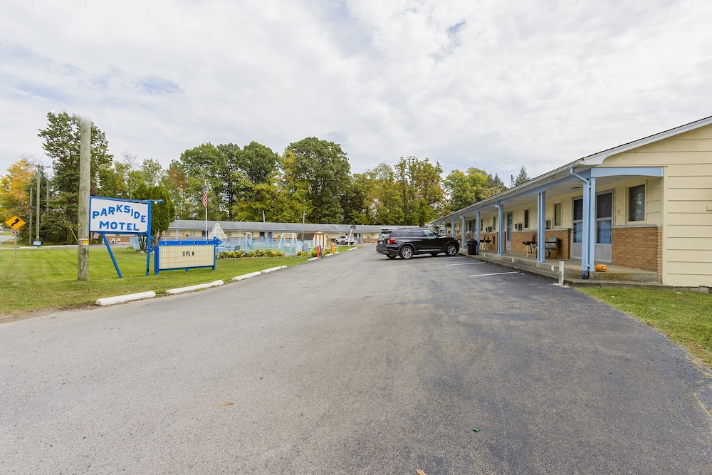 Parkside Motel by OYO Meadville Conneaut Lake 35/50