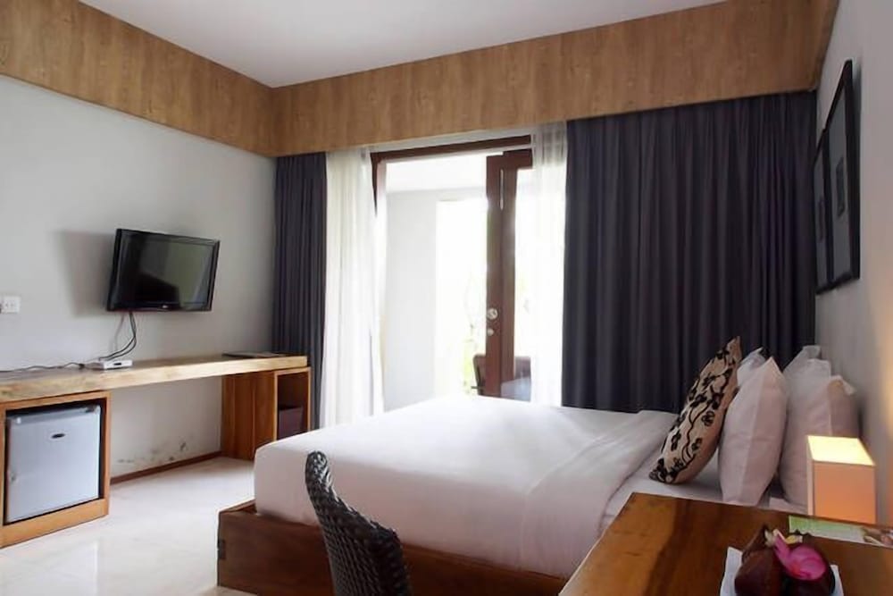 Ayom Suite 13/44